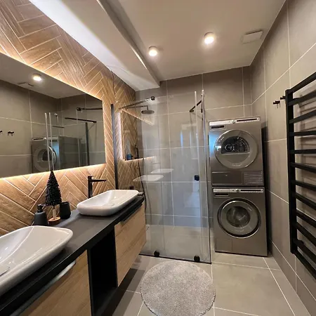 Oak Liptov Apartment